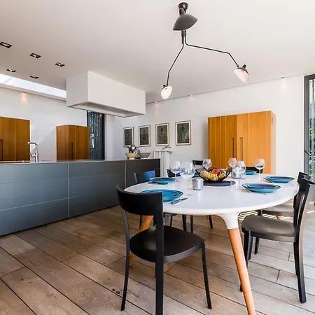 Otel Joy Architect's With Heated Swimming Pool And Garden In