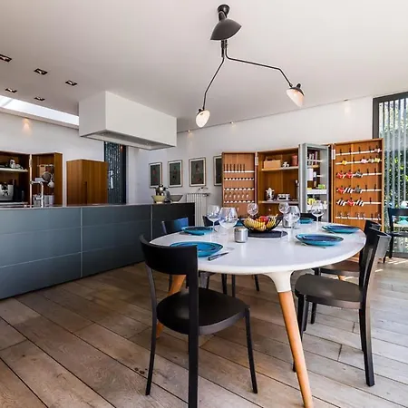 Otel Joy Architect's With Heated Swimming Pool And Garden In