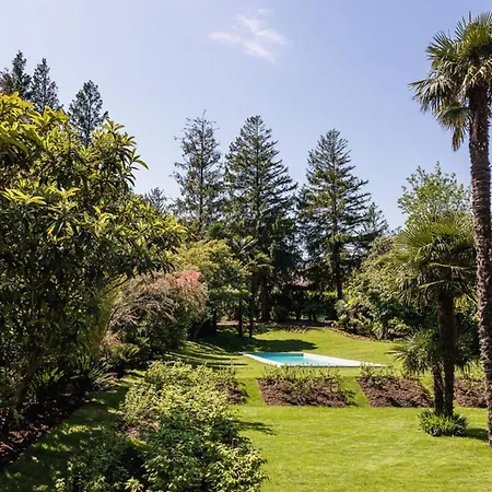 Otel Joy Architect's With Heated Swimming Pool And Garden In